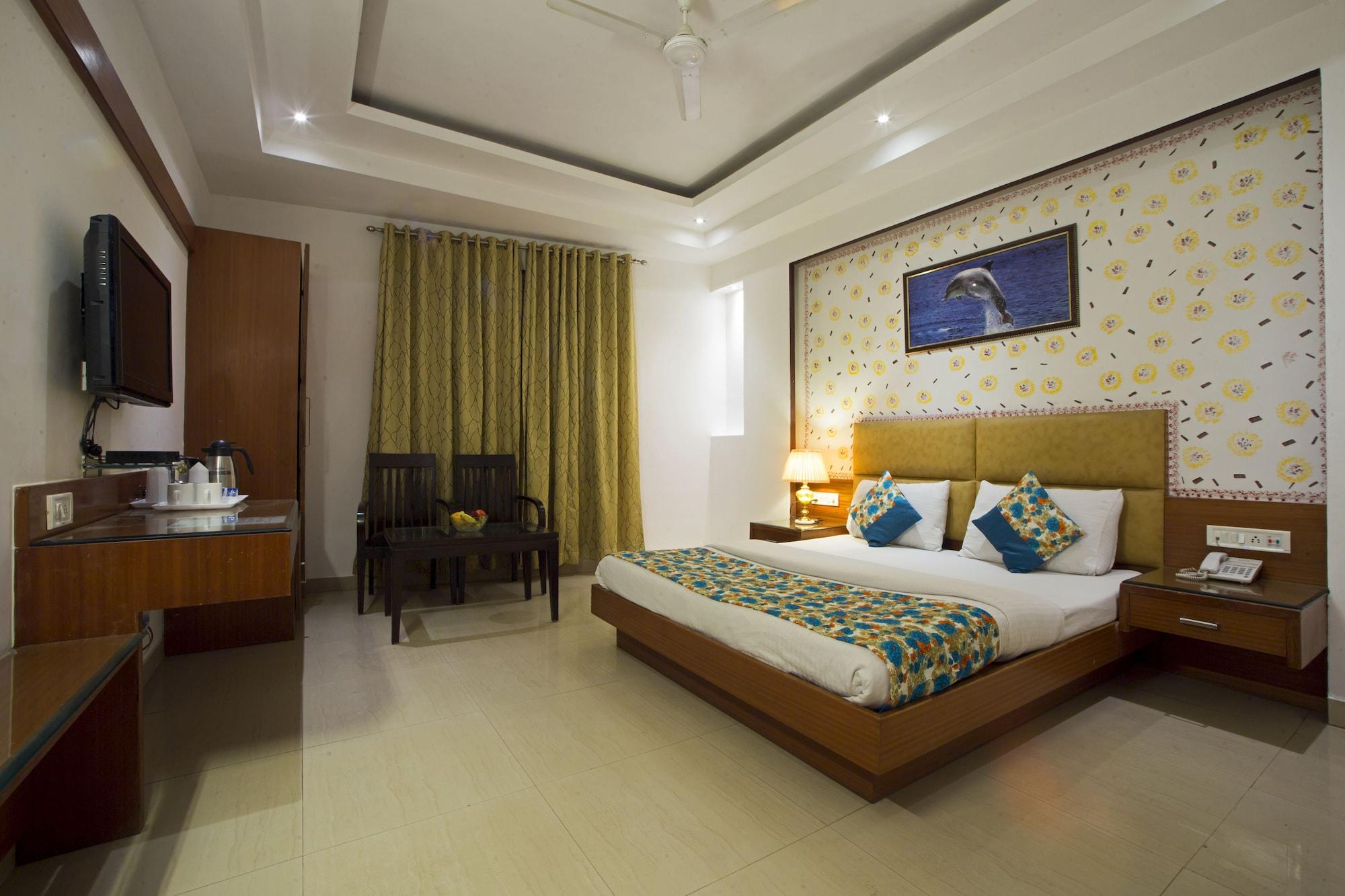 Hotel Krishna Deluxe-By Rcg Hotels New Delhi Bagian luar foto