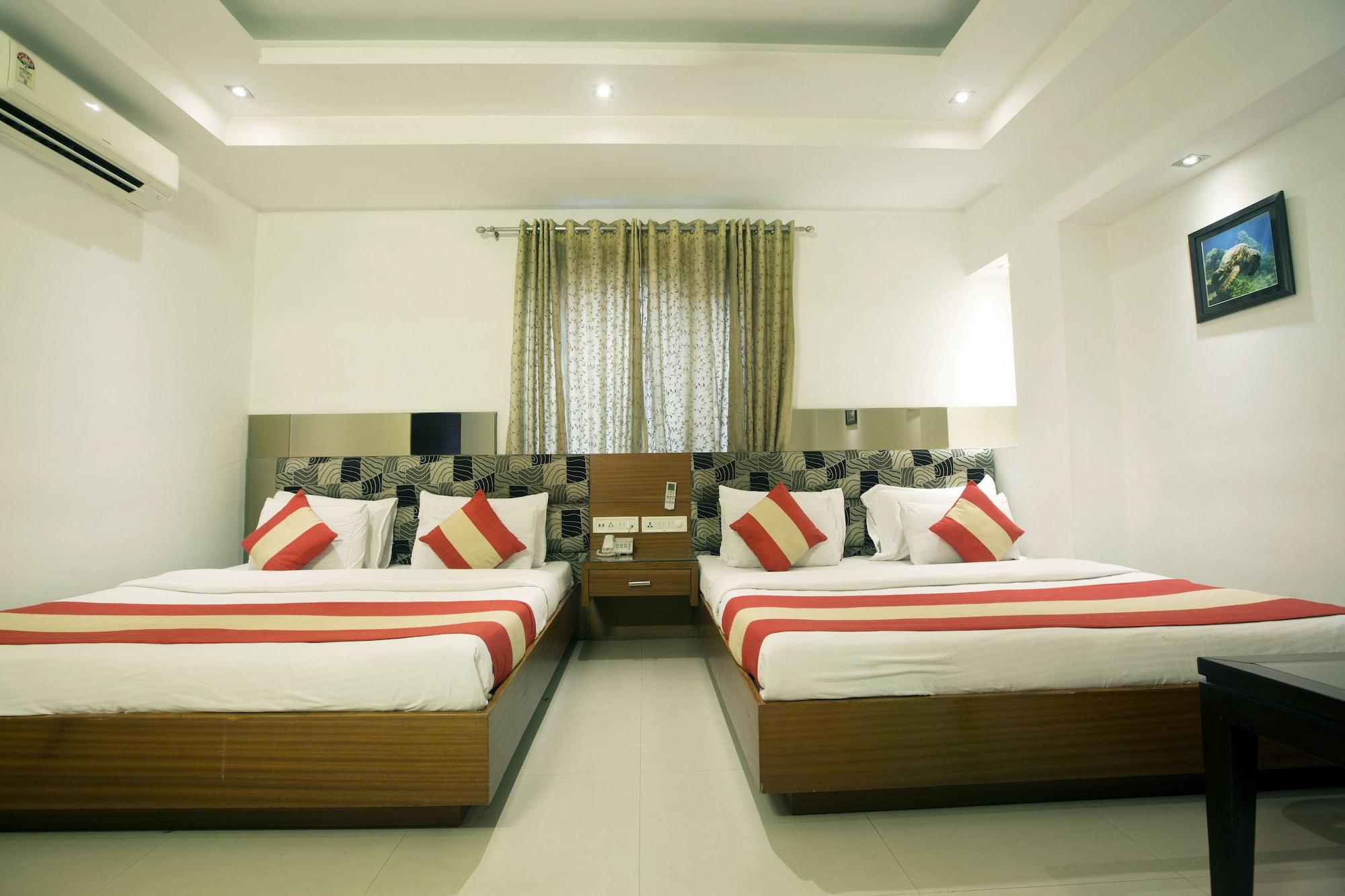 Hotel Krishna Deluxe-By Rcg Hotels New Delhi Bagian luar foto